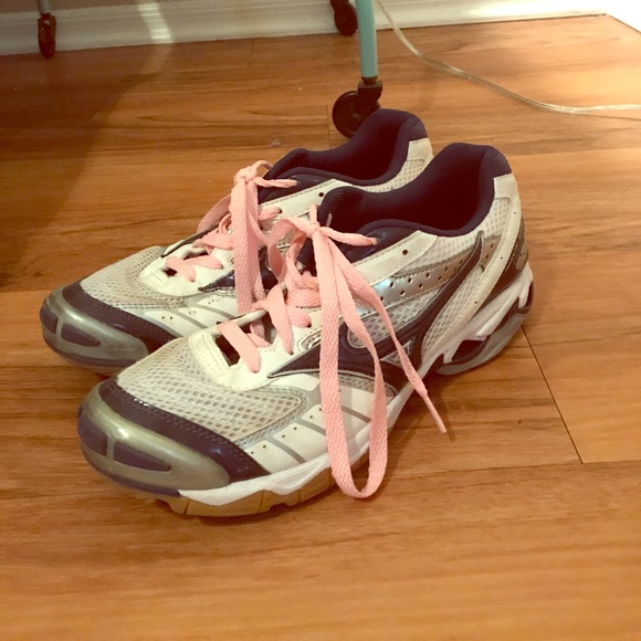 Mizuno Shoes - Mizuno court volleyball shoes